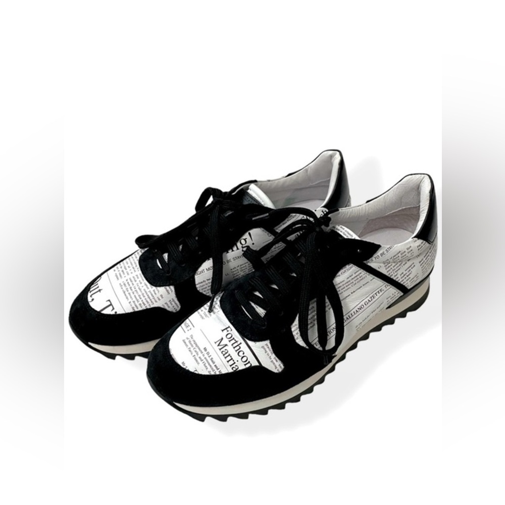 JOHN GALLIANO
Gazette Leather Runners - Picture 2 of 8